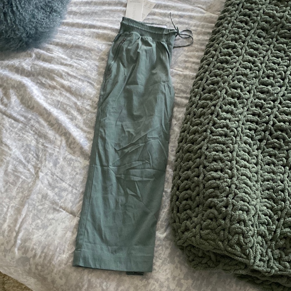 Athleta Straight Crop Pant